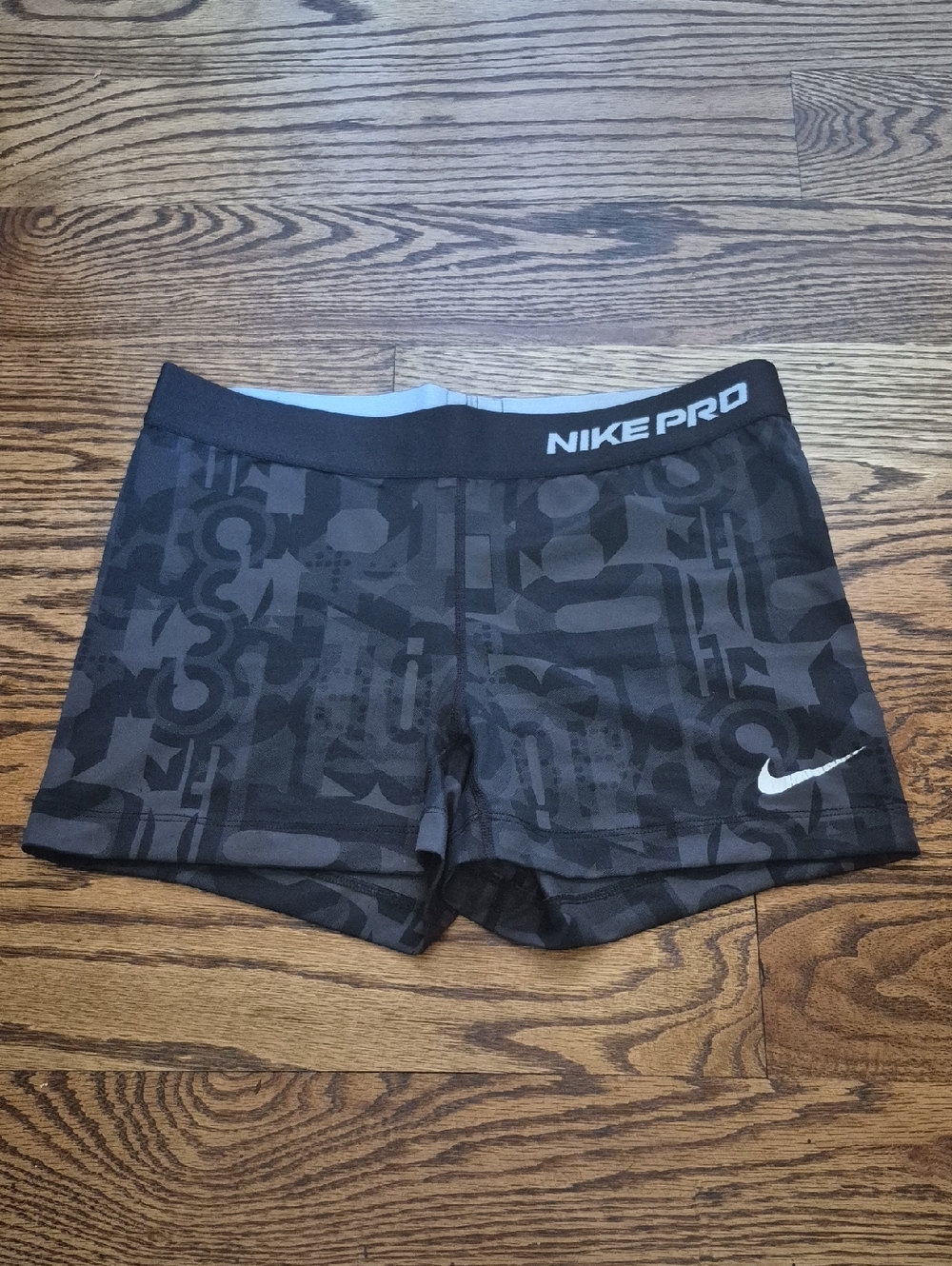 Nike PRO Women's compression Shorts With Geometric Pattern